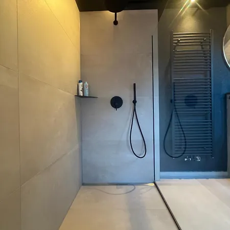 Alpenblick Nahe Muenchen Mit Outdoor Whirlpool - 21 Min Von Muenchen Mit Apartmán *