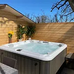 Alpenblick Nahe Muenchen Mit Outdoor Whirlpool - 21 Min Von Muenchen Mit 公寓 *